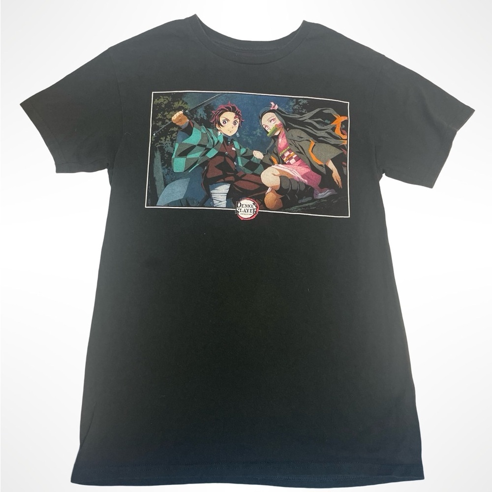 Demon slayer anime T shirt. Kimetsu No Yaiba label adult size small‎